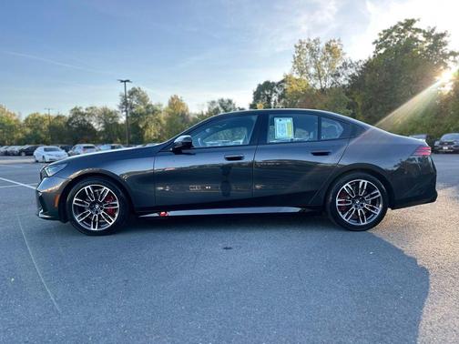 2024 BMW 530 i xDrive