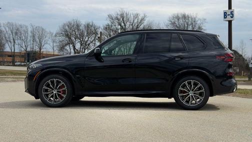 Black Sapphire Metallic 2026 BMW X5 xDrive40i