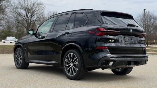 Black Sapphire Metallic 2026 BMW X5 xDrive40i