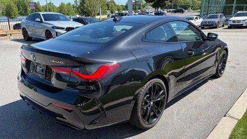 Black Sapphire Metallic 2022 BMW M440 i xDrive