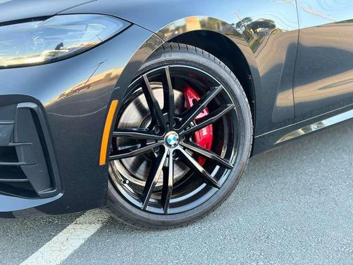 Black Sapphire Metallic 2022 BMW M440 i xDrive