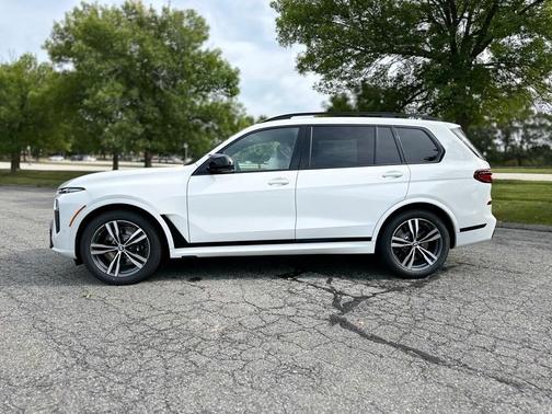 2026 BMW X7 M60i