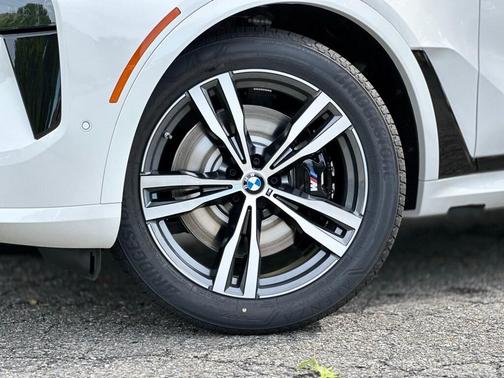 2026 BMW X7 M60i
