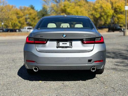 2025 BMW 330 i xDrive