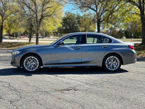 2025 BMW 330 i xDrive