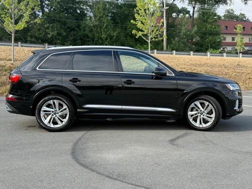 2023 Audi Q7 55 Premium