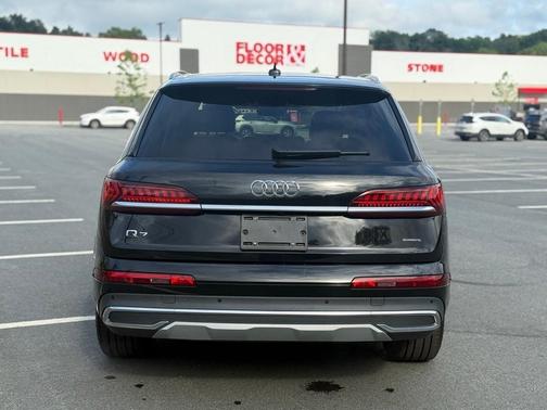 2023 Audi Q7 55 Premium