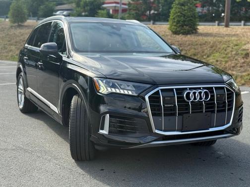 2023 Audi Q7 55 Premium