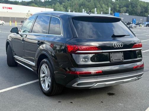 2023 Audi Q7 55 Premium