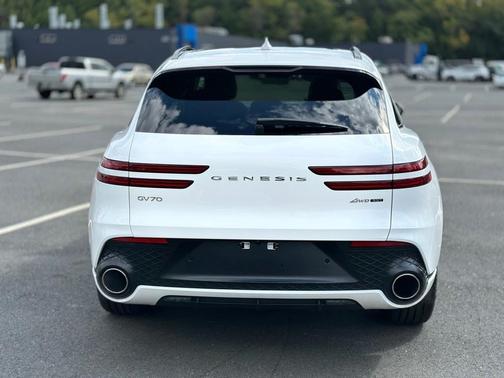 2024 Genesis GV70 3.5T Sport
