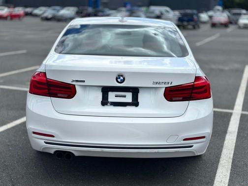 2016 BMW 328 i xDrive SULEV