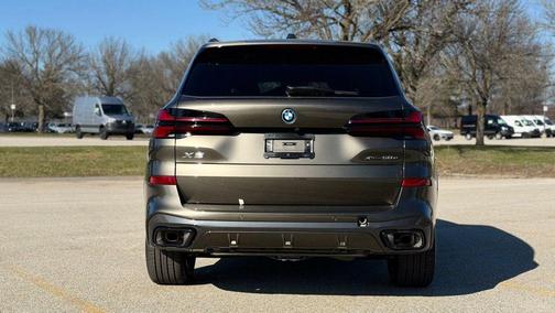 Manhattan Green Metallic 2026 BMW X5 PHEV xDrive50e