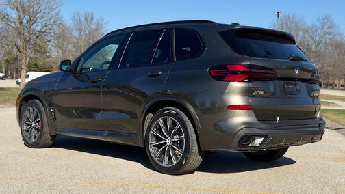 Manhattan Green Metallic 2026 BMW X5 PHEV xDrive50e