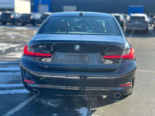 2022 BMW 330 i xDrive