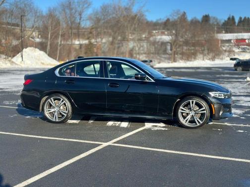 2022 BMW 330 i xDrive