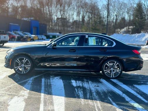 2022 BMW 330 i xDrive