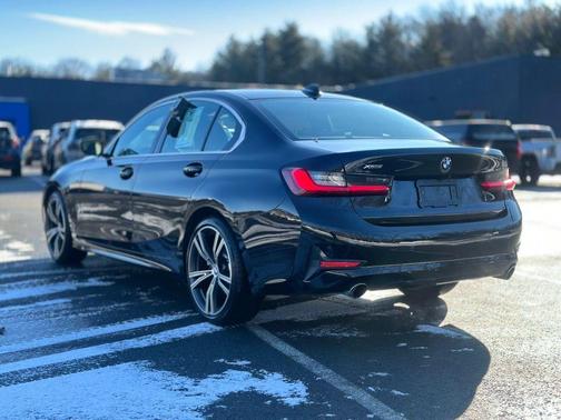 2022 BMW 330 i xDrive