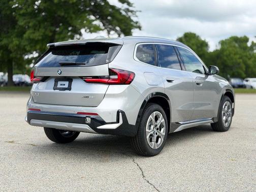 Space Silver 2026 BMW X1 xDrive28i