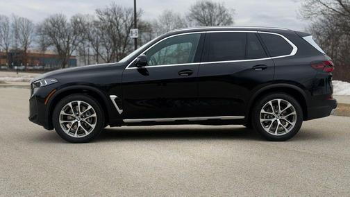 Black Sapphire Metallic 2026 BMW X5 xDrive40i
