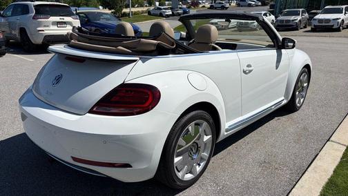 Pure White w/ Beige Top 2019 Volkswagen Beetle 2.0T SE