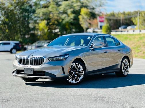 2025 BMW 530 i xDrive