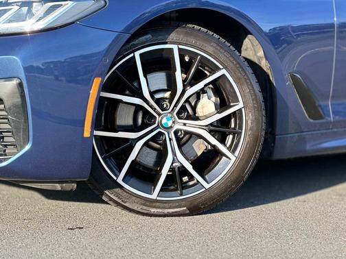 2022 BMW 530 i xDrive