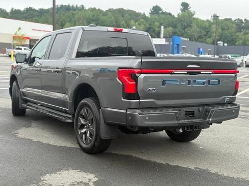 2023 Ford F-150 Lightning LARIAT