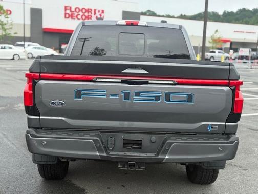 2023 Ford F-150 Lightning LARIAT