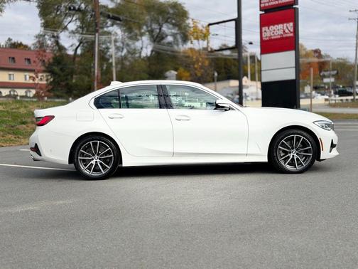 2021 BMW 330 i xDrive