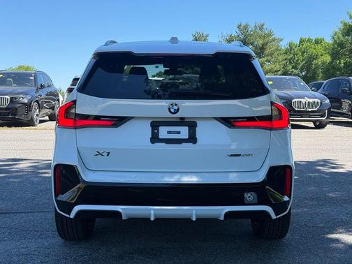 Alpine White 2026 BMW X1 xDrive28i