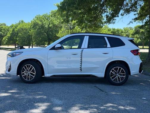 Alpine White 2026 BMW X1 xDrive28i