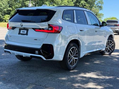 Alpine White 2026 BMW X1 xDrive28i