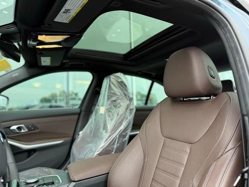 2025 BMW 330 i xDrive