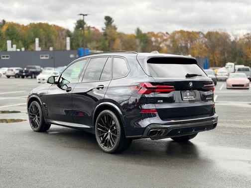 2024 BMW X5 M60i