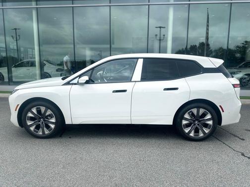 2026 BMW iX xDrive45