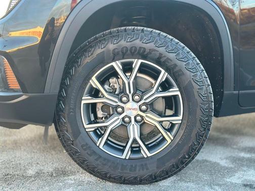 2024 GMC Acadia AT4
