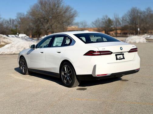 2026 BMW 530 i xDrive