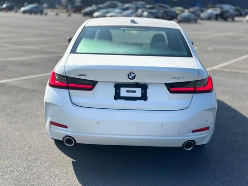 2025 BMW 330 i xDrive