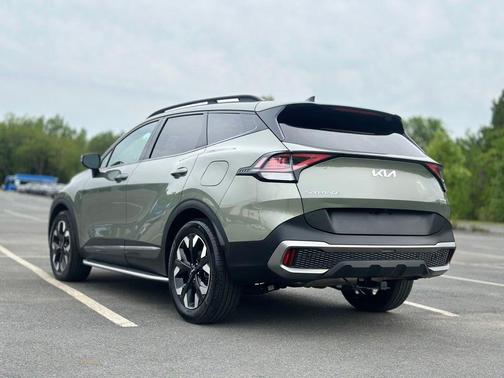 Jungle Green 2023 Kia Sportage Plug-In Hybrid X-Line