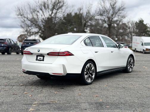 2026 BMW 530 i xDrive