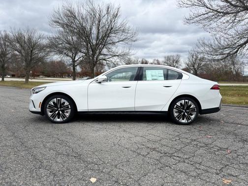 2026 BMW 530 i xDrive