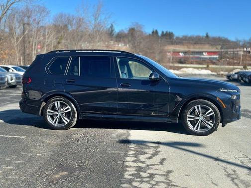 2024 BMW X7 M60i