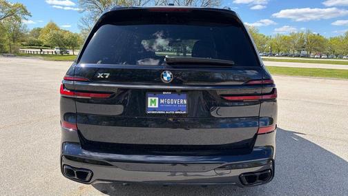 Carbon Black Metallic 2024 BMW X7 M60i