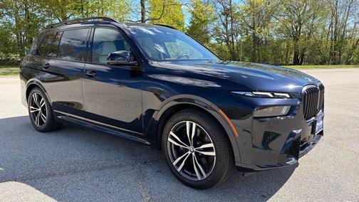 Carbon Black Metallic 2024 BMW X7 M60i