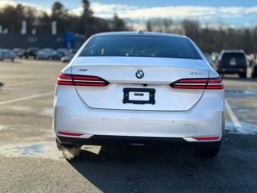 2025 BMW 530 i xDrive