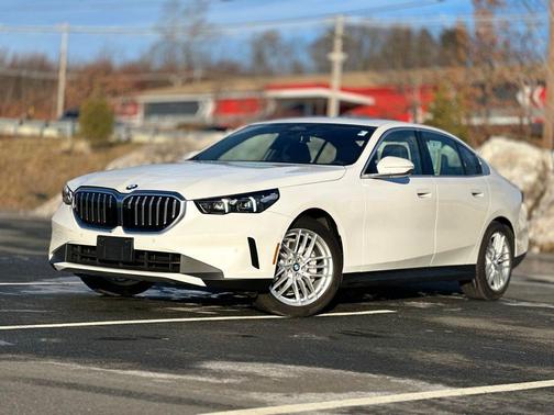 2025 BMW 530 i xDrive