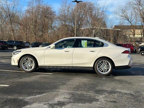 2025 BMW 530 i xDrive