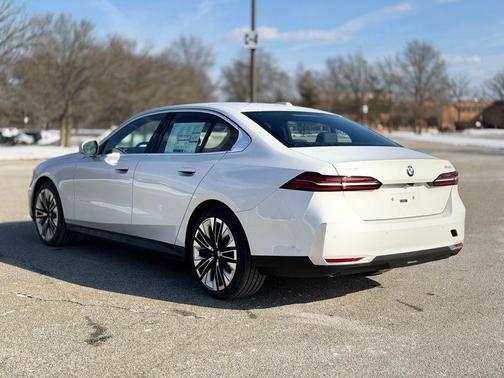 2026 BMW 530 i xDrive