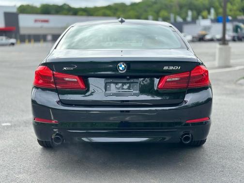 2019 BMW 530 i xDrive
