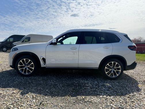 Alpine White 2026 BMW X5 xDrive40i